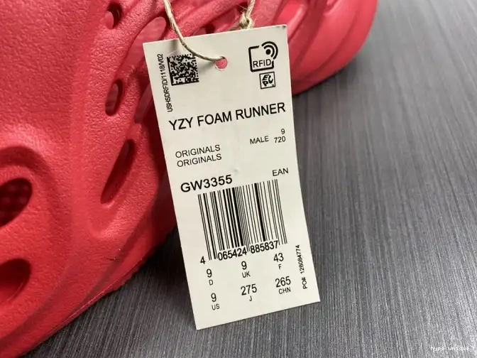 hype CW3355 Red Yeezy Adidas Foam 0608